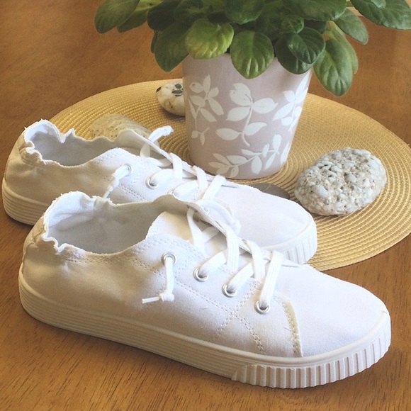 West|Loop Sporty W-7/8 White Canvas Sneakers. Only tried on, but Never Worn. - Picture 4 of 8